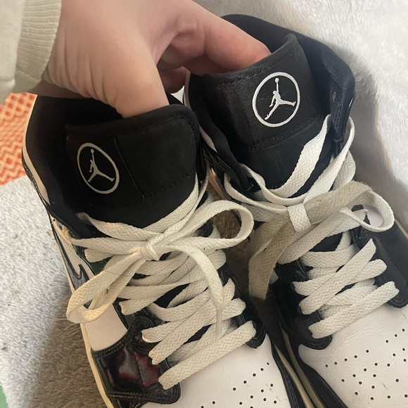 Nike jordan 1s high tops size 8 men’s lightly loved very minimal creasing. - Picture 5 of 9